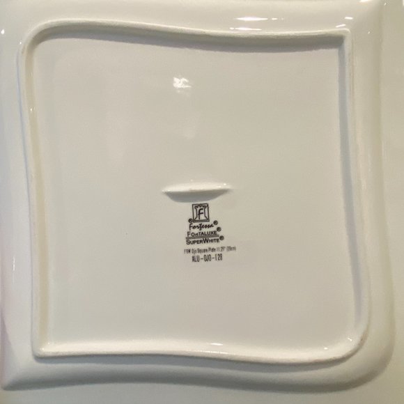 White Plate Set - Picture 8 of 8